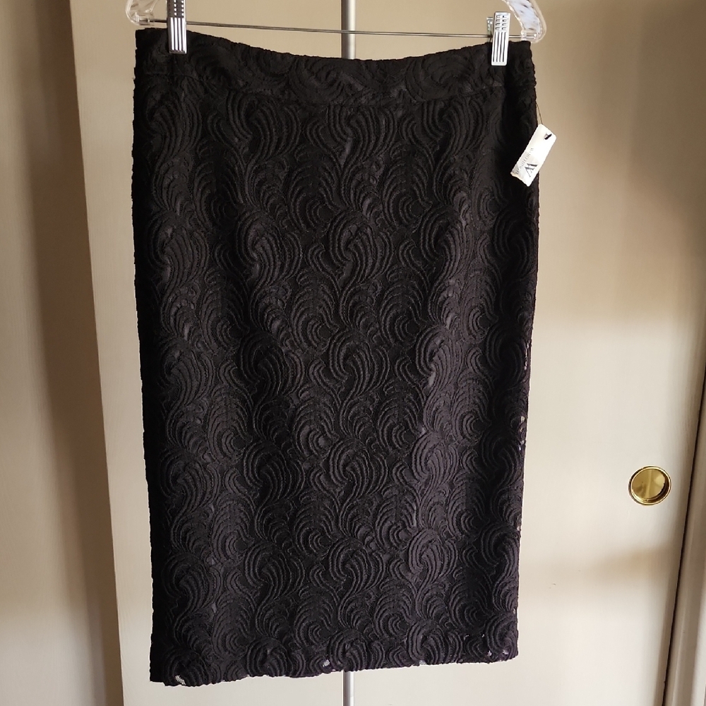 NWT! "Worthington" Lace Pencil Skirt 🖤